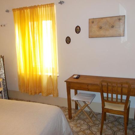 Guest House Le Arti Minori セッラヴァッレ・ピストイエーゼ エクステリア 写真