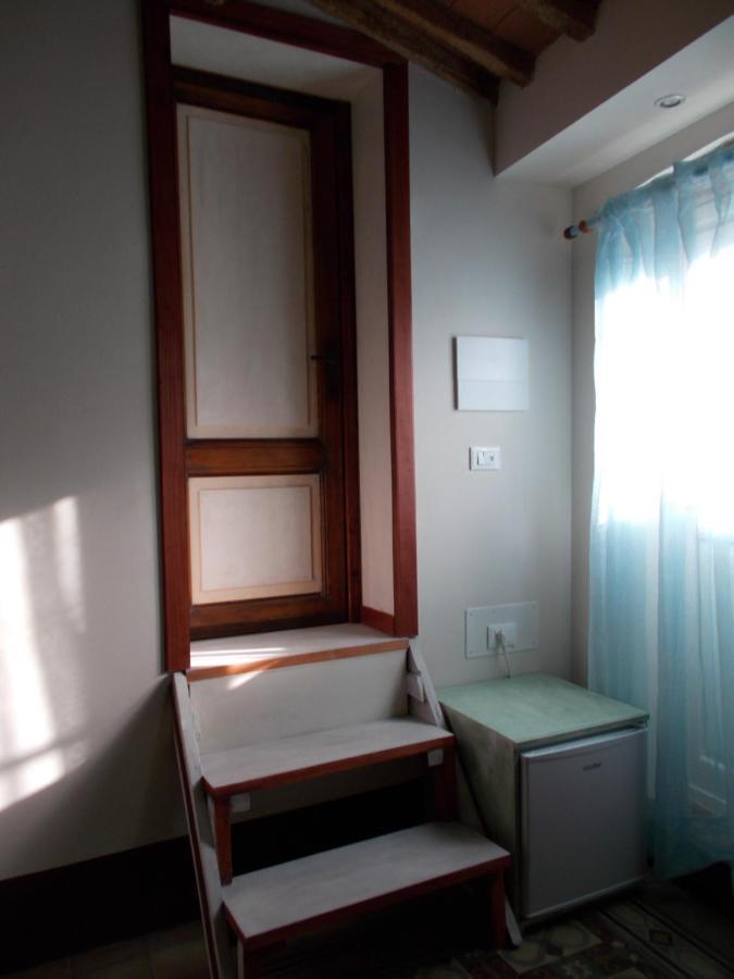 Guest House Le Arti Minori セッラヴァッレ・ピストイエーゼ エクステリア 写真